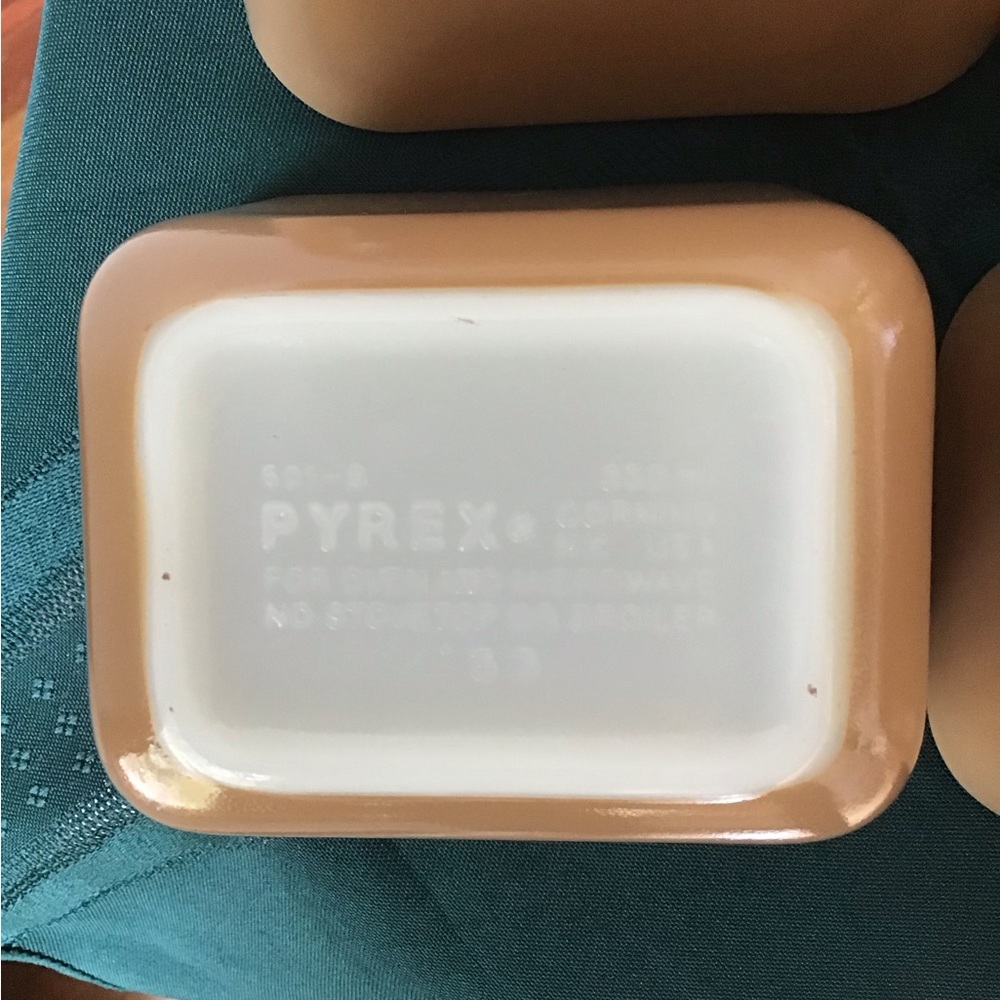Pyrex 501-B Refrigerator Dishes Small‎ Fridgie Set 4 White Tan - Picture 4 of 9